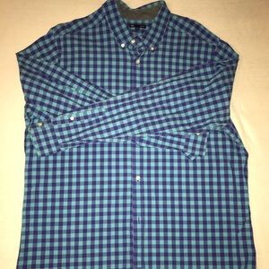 There’s no sleeve casual button-down